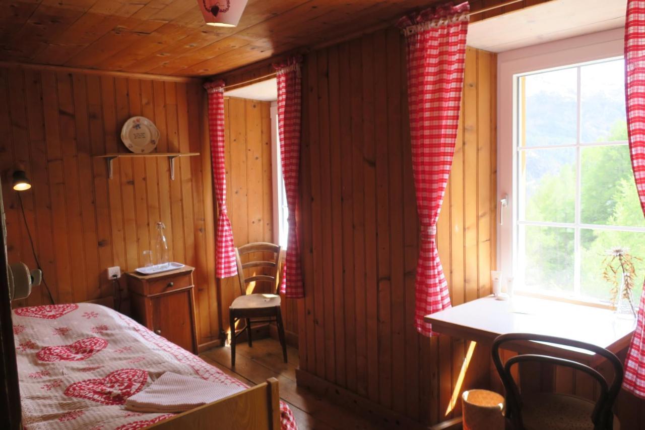 Single Room with Mountain View,1000912998:JPEG