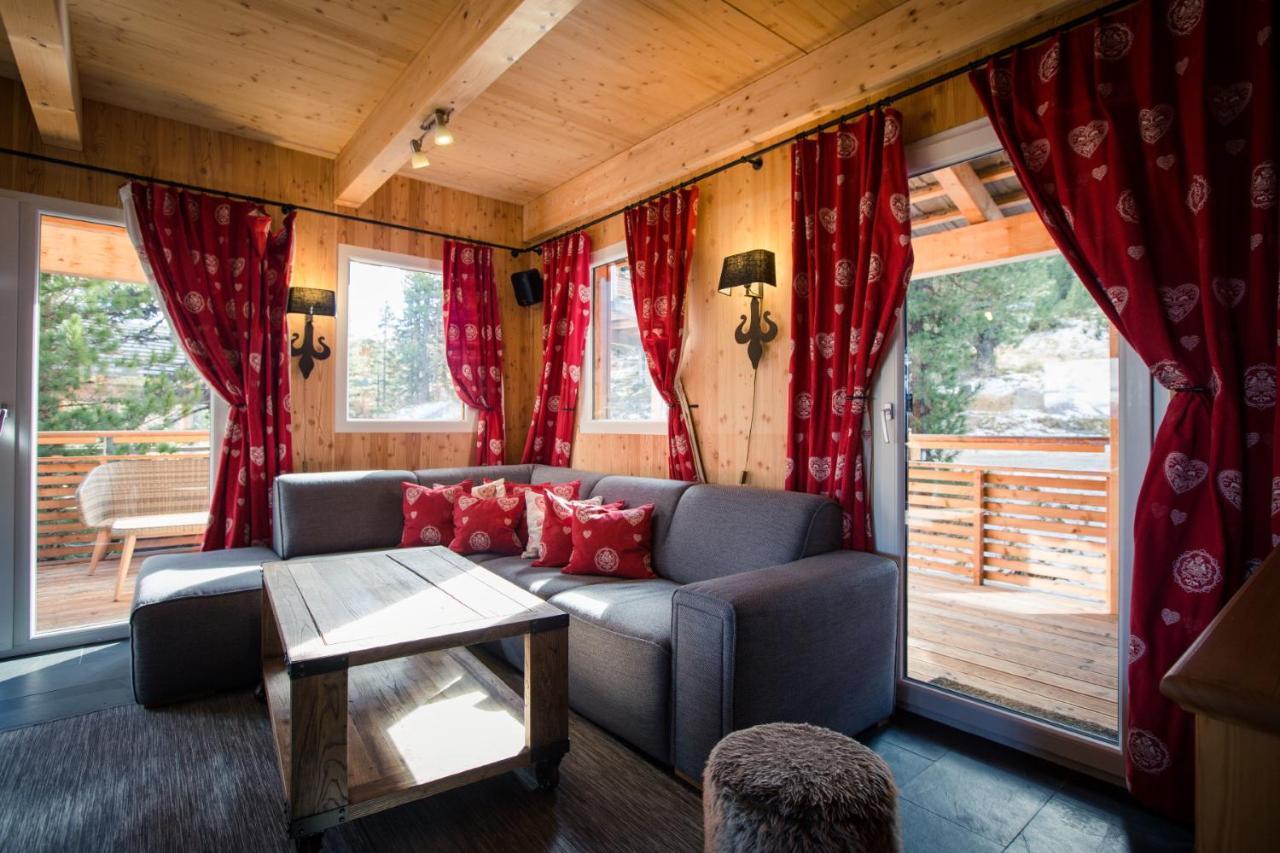 Holiday Home up to,1027179235:JPEG