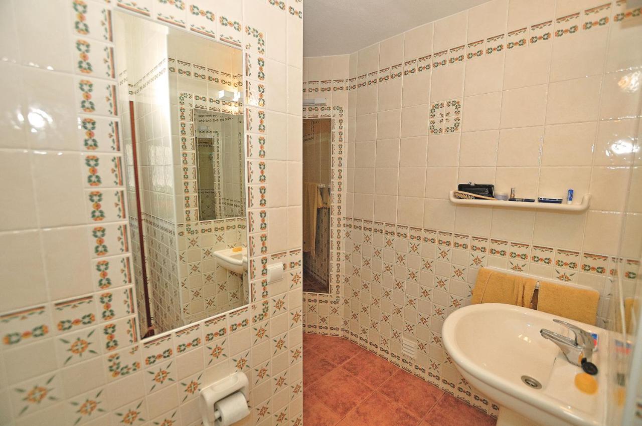 Apartment with Pool View,1033459424:JPEG