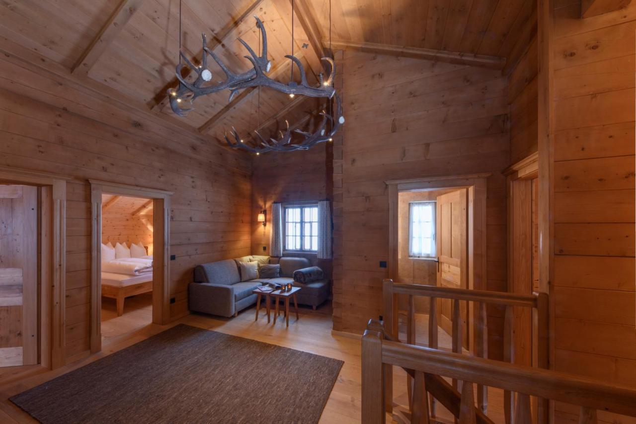 Chalet,1033885049:JPEG