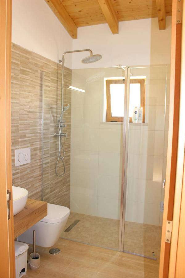 One-Bedroom House,1037250367:JPEG