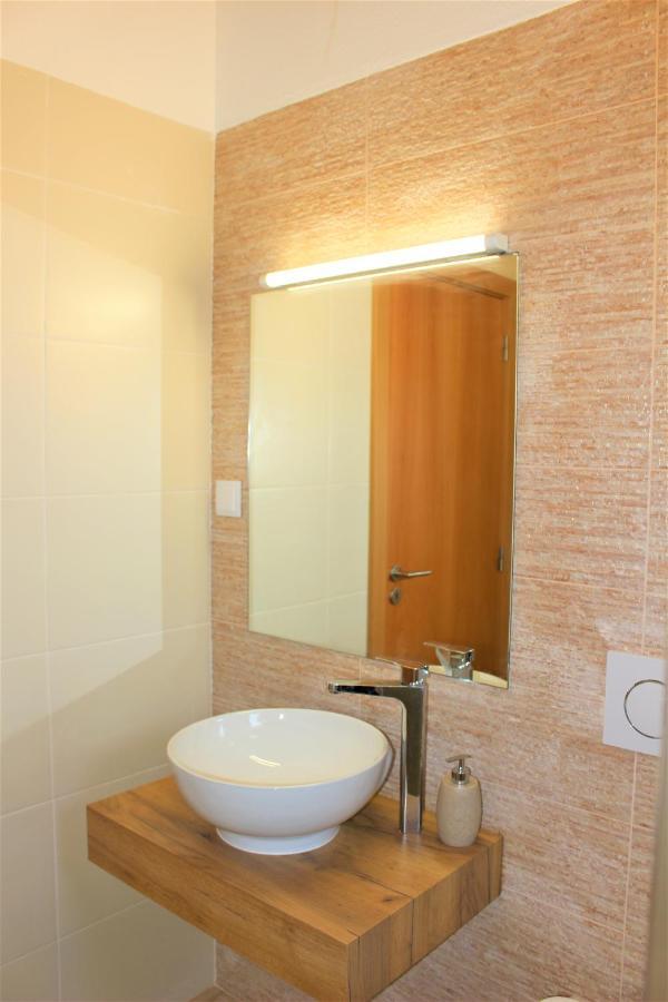 One-Bedroom House,1037265970:JPEG