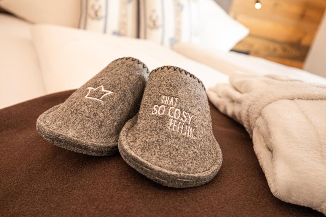 Family Room,1543665748:JPEG