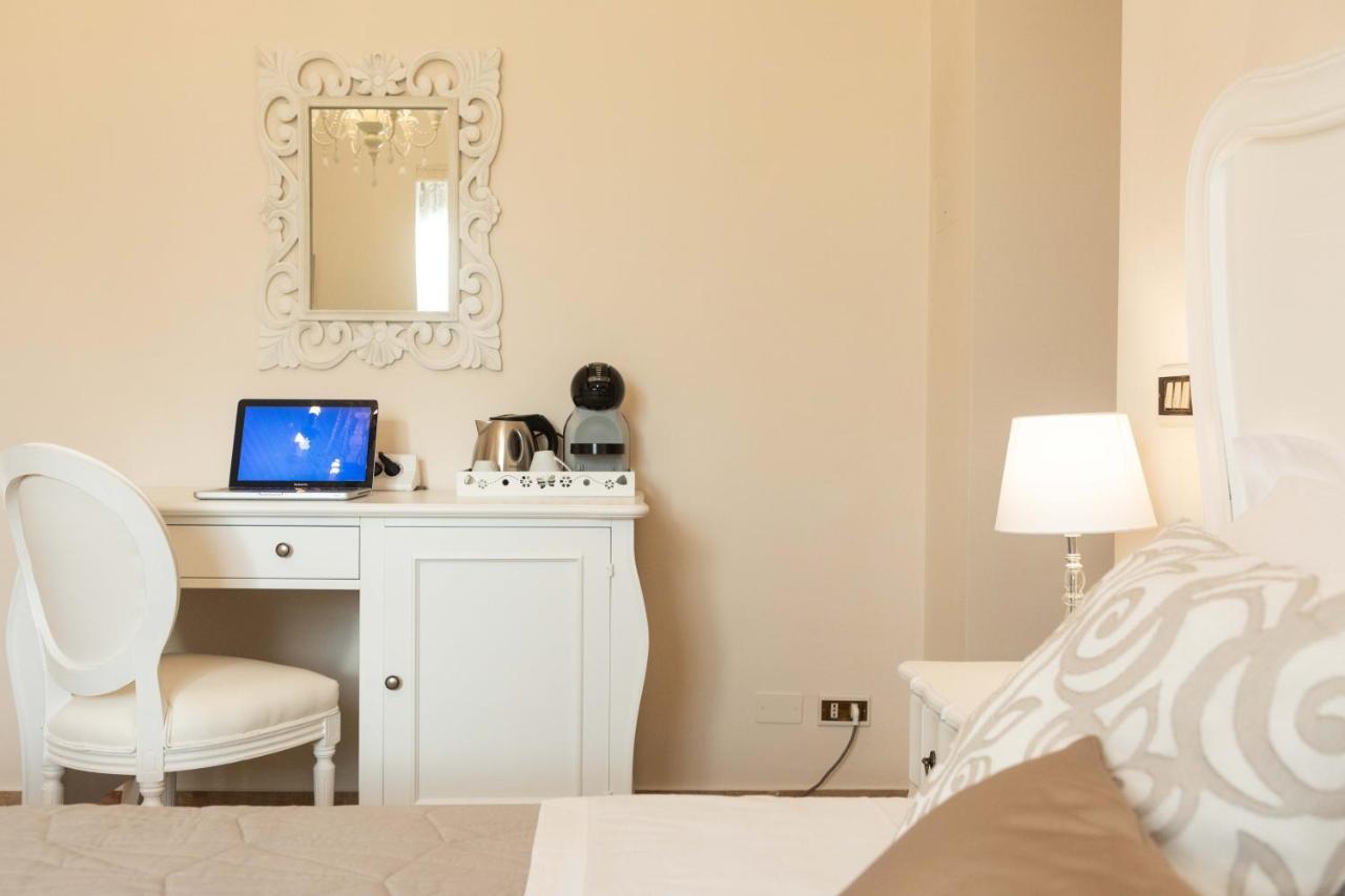 One-Bedroom House,1052030143:JPEG