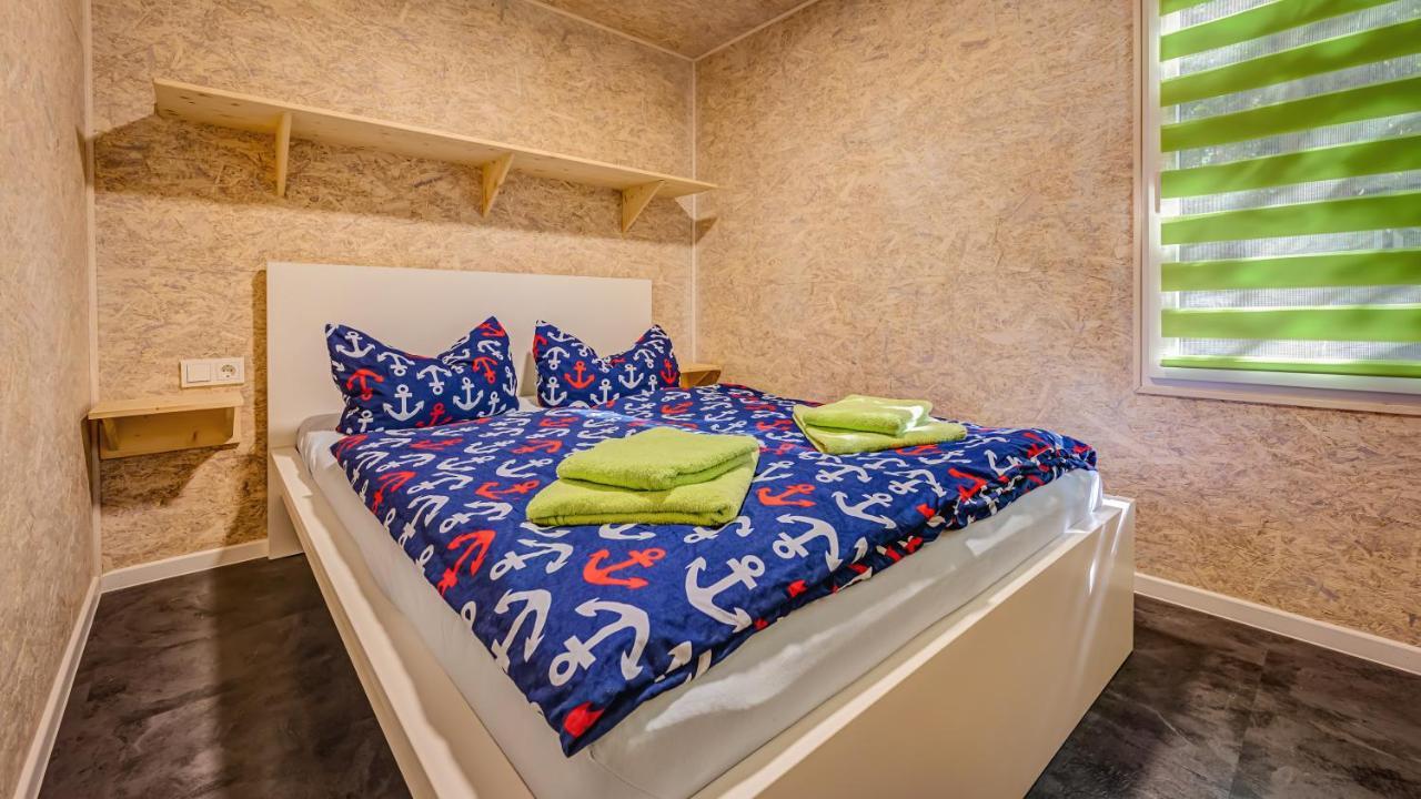 Three-Bedroom House,1056105178:JPEG