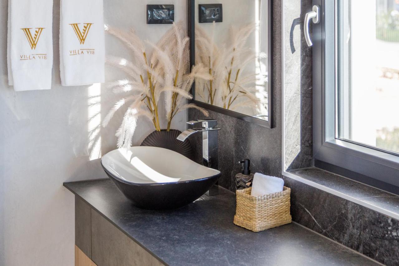 Villa,1062815923:JPEG