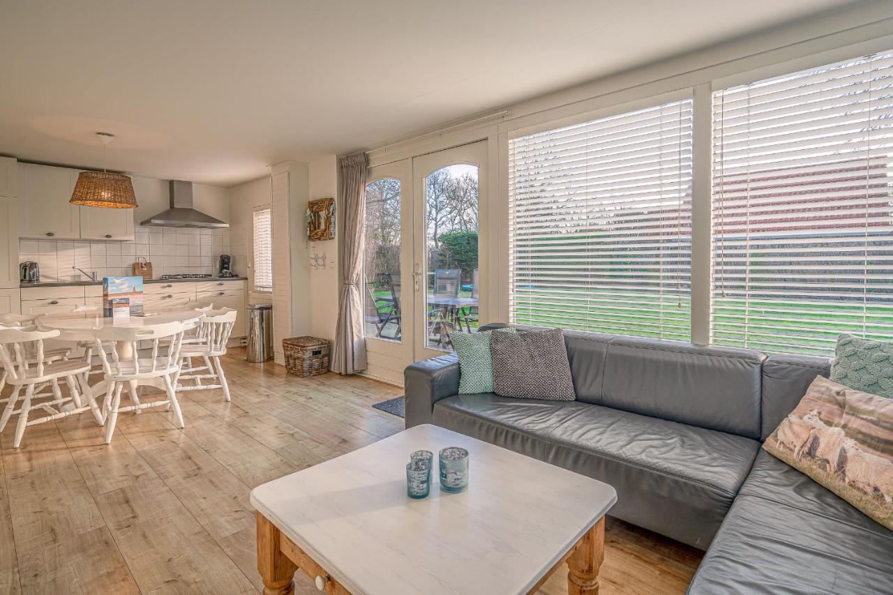 Two-Bedroom House,1064789158:JPEG