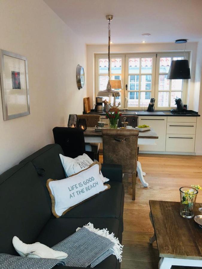 Two-Bedroom House,1075599649:JPEG