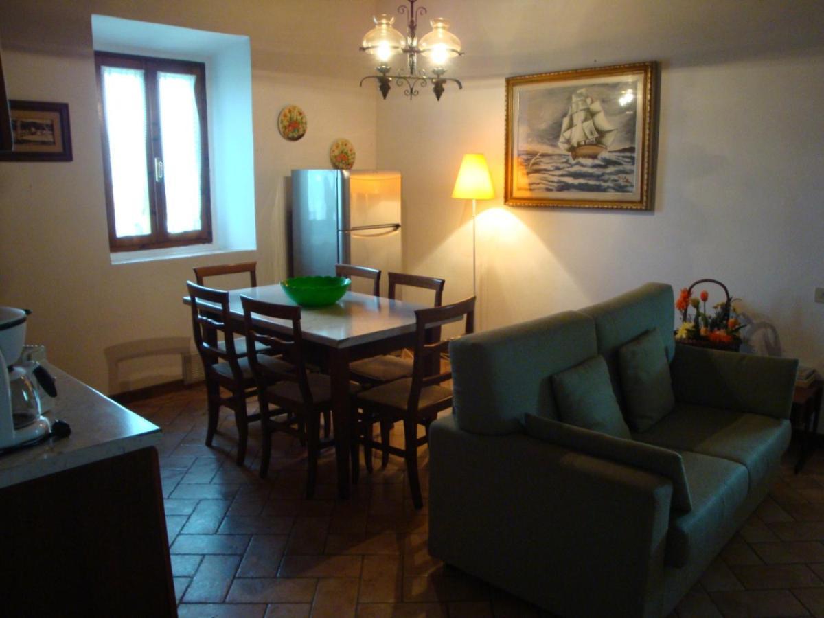 Two-Bedroom Apartment,1077822358:JPEG
