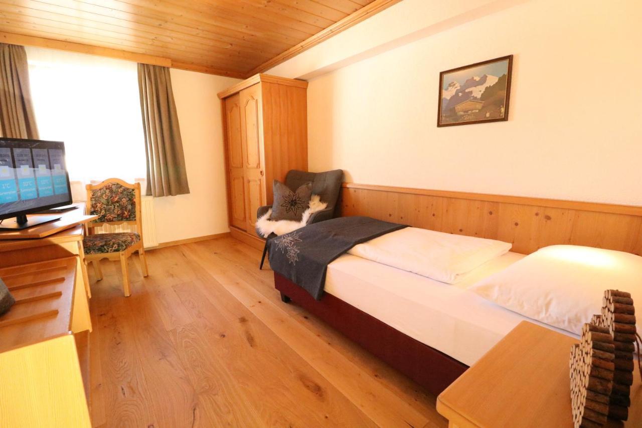 Single Room,1081496953:JPEG