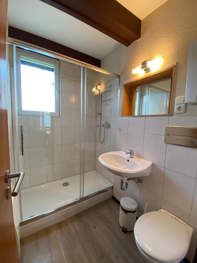 Three-Bedroom House,1117408221:JPEG