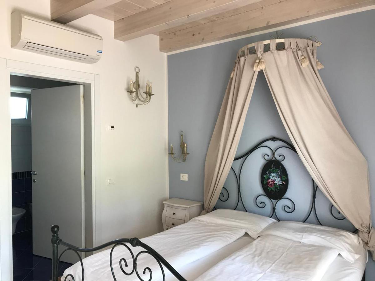 One-Bedroom Apartment,1118339541:JPEG