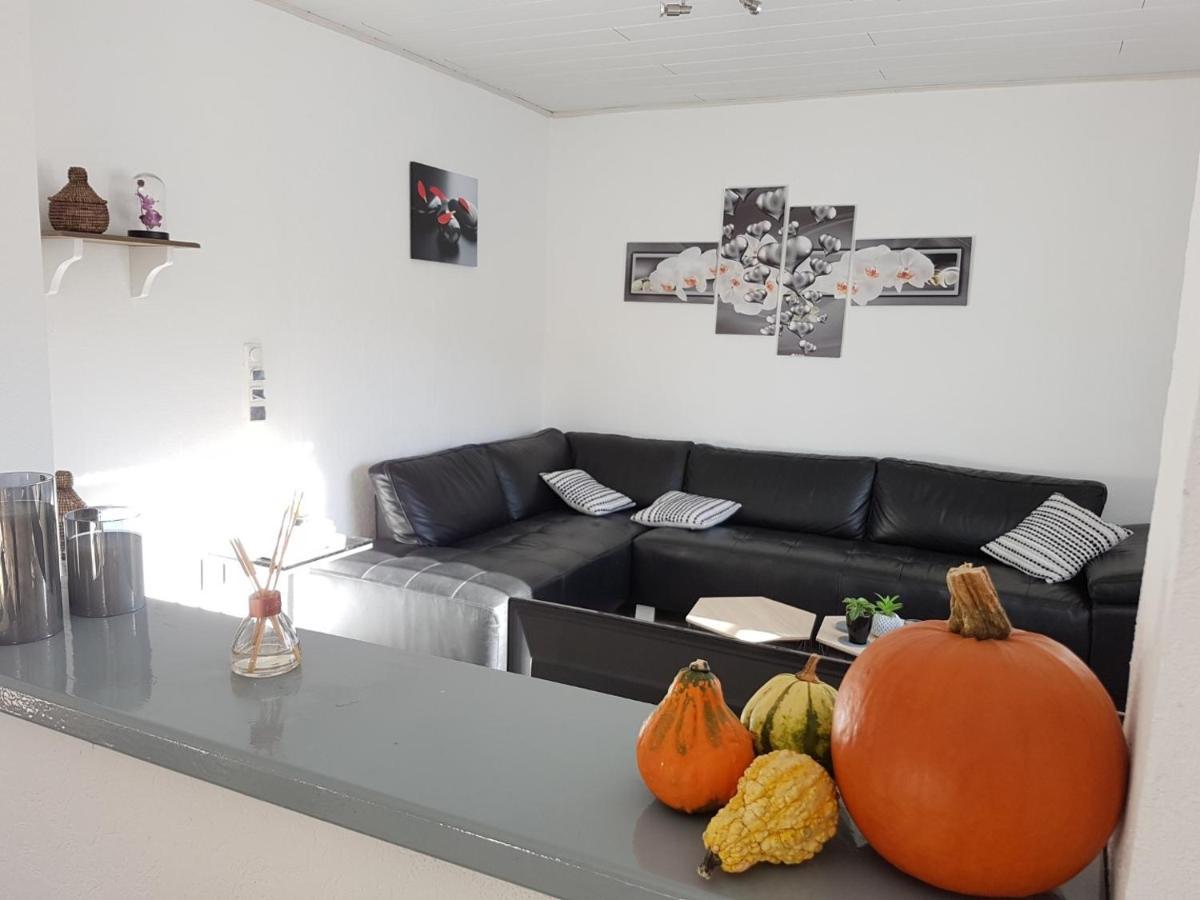 Three-Bedroom Holiday Home,868465259:JPEG