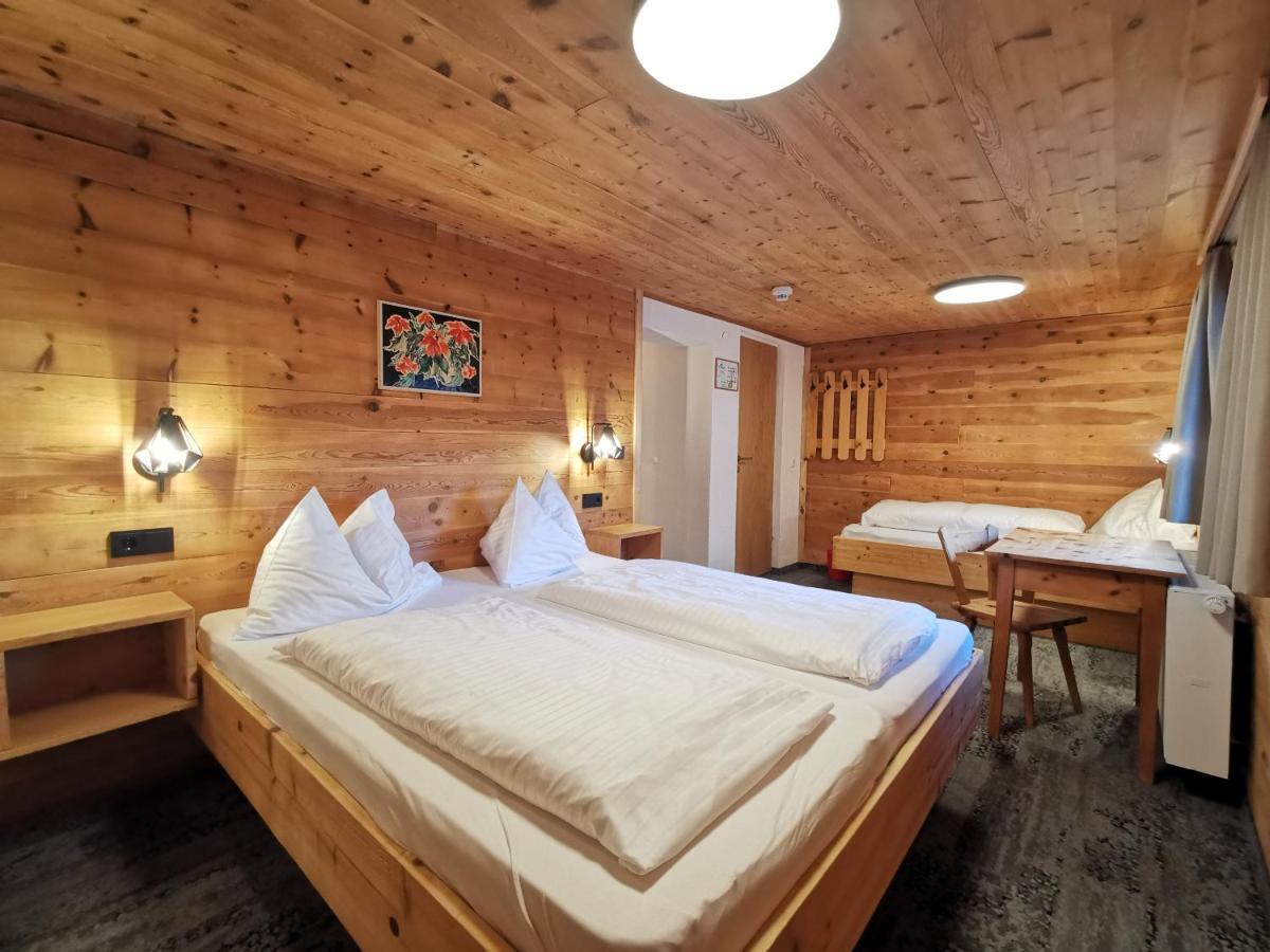 Standard Triple Room,1129062252:JPEG