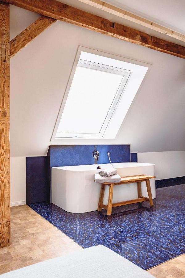 Deluxe Double Room with Bath,1129648620:JPEG