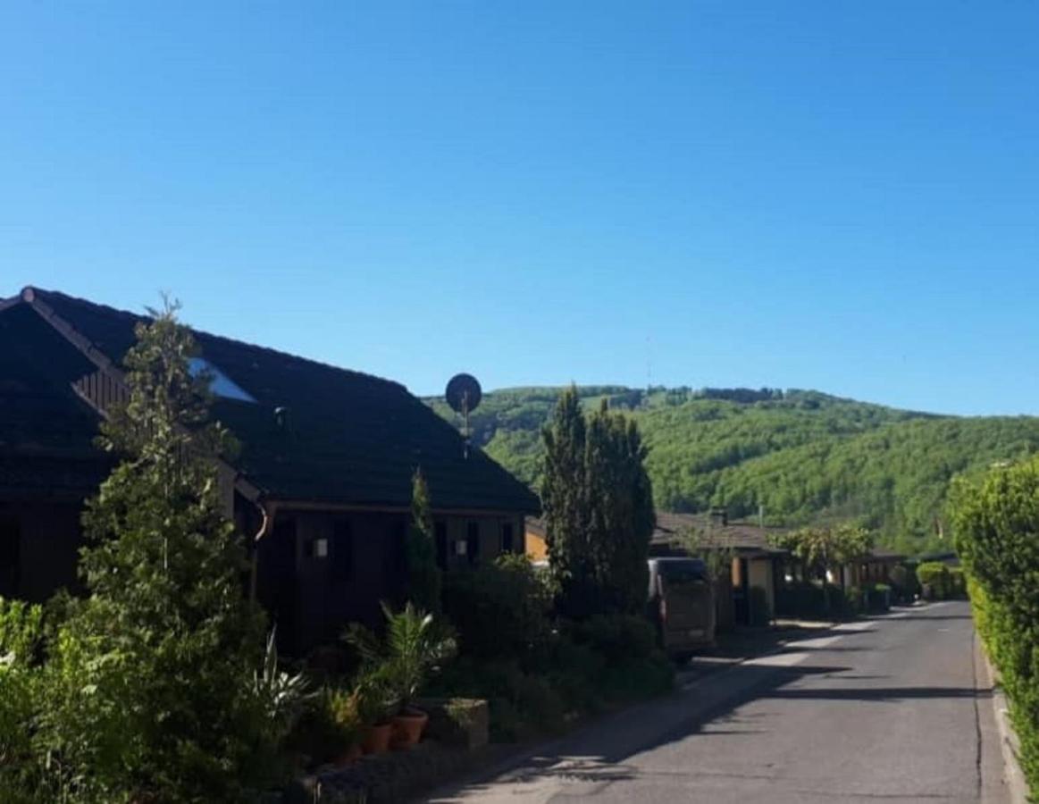 Three-Bedroom House,1132452435:JPEG