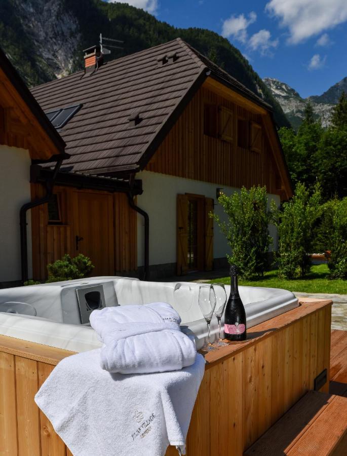 One-Bedroom House,1135588004:JPEG