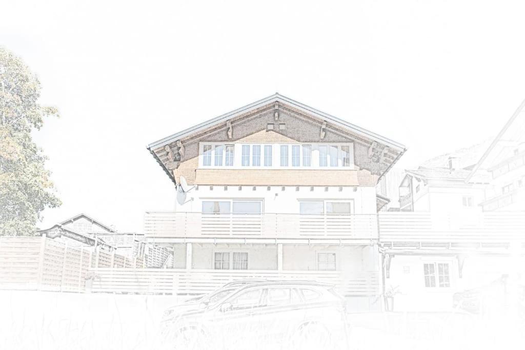 Seven-Bedroom House,1160446152:JPEG