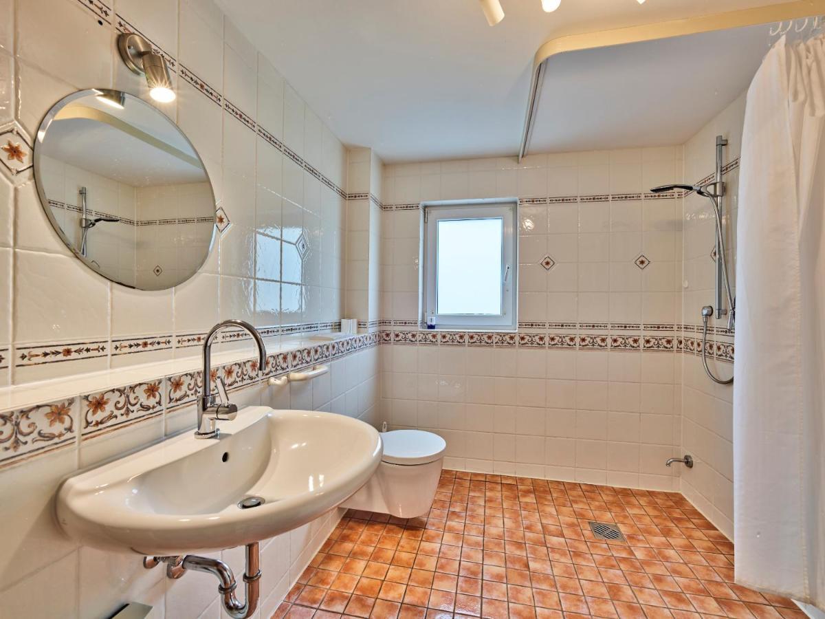 Four-Bedroom House,1162744809:JPEG