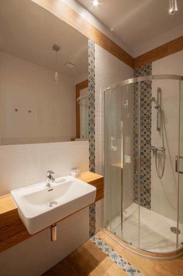 Triple Room,1664686421:JPEG