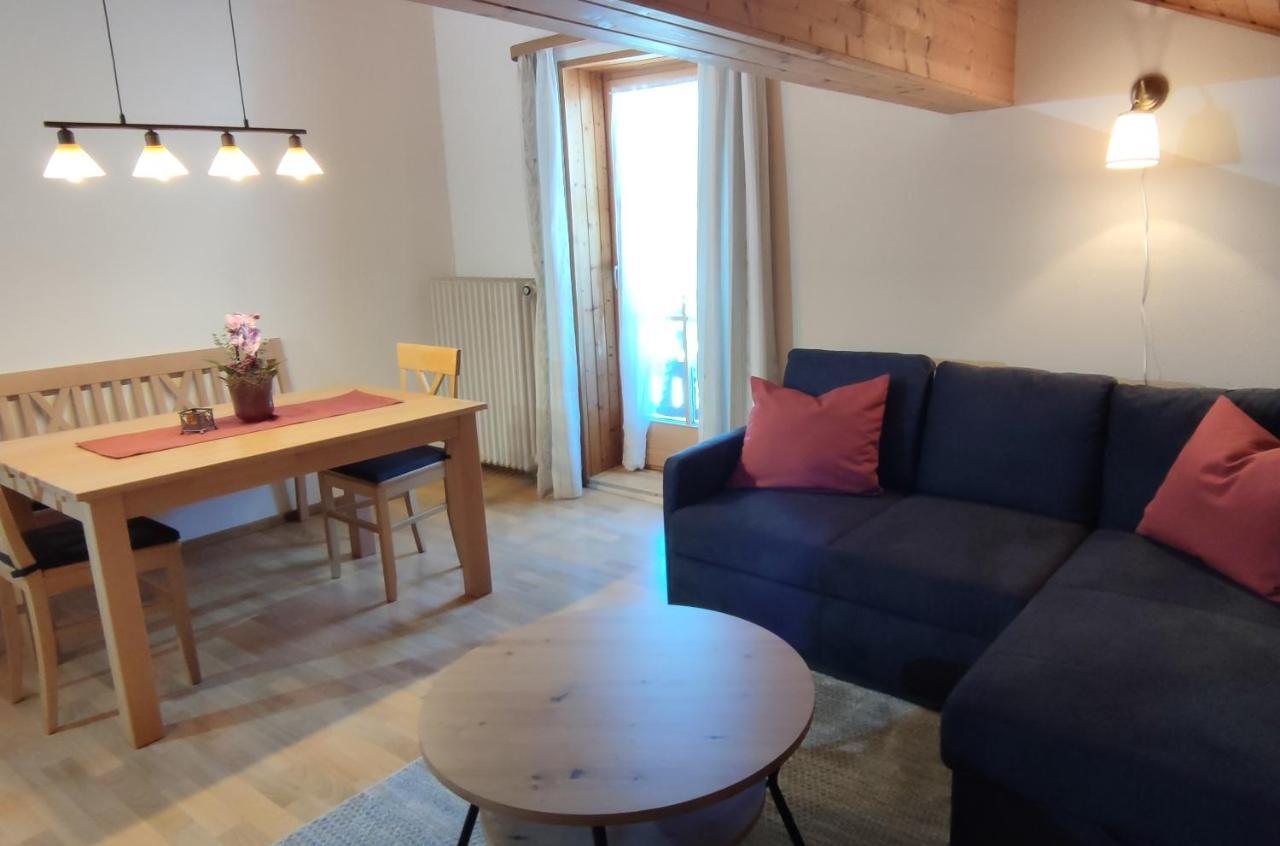 One-Bedroom Apartment,1186427506:JPEG