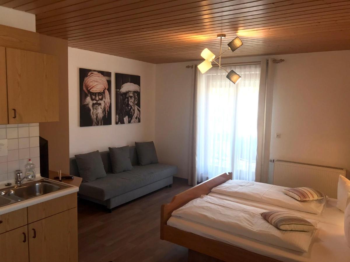 Apartment mit Balkon