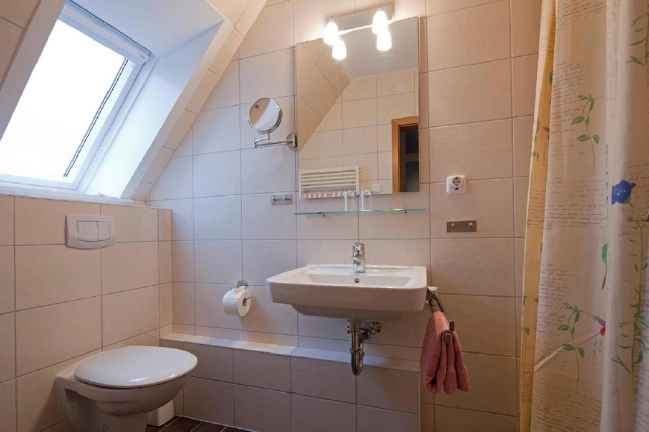 One-Bedroom Apartment Balcony,1758372728:JPEG