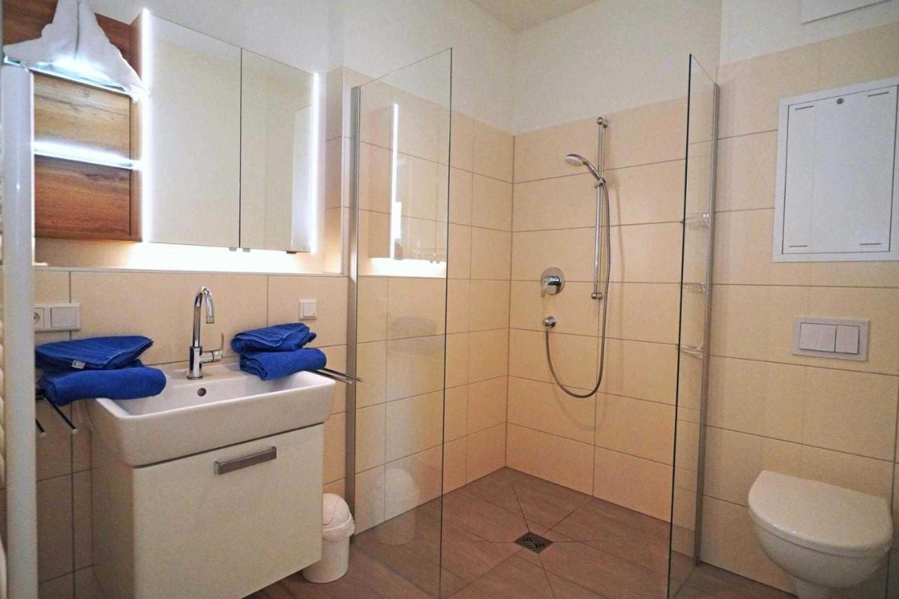 Two-Bedroom Apartment with Balcony,1243348588:JPEG