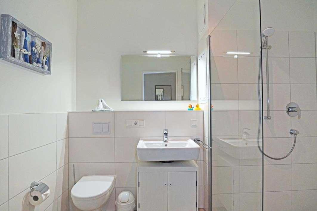 One-Bedroom Apartment with Terrace,1243351141:JPEG