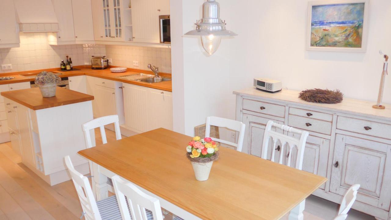 Holiday Home,1245925069:JPEG
