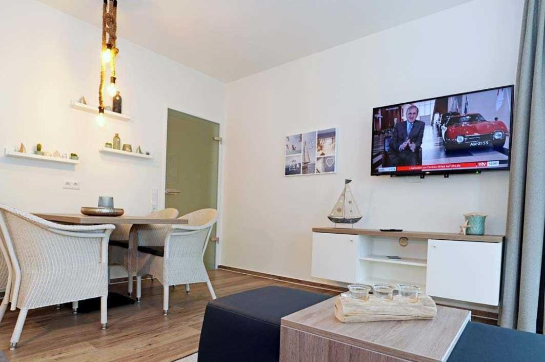 One-Bedroom Apartment Balcony Terrace,1243351126:JPEG