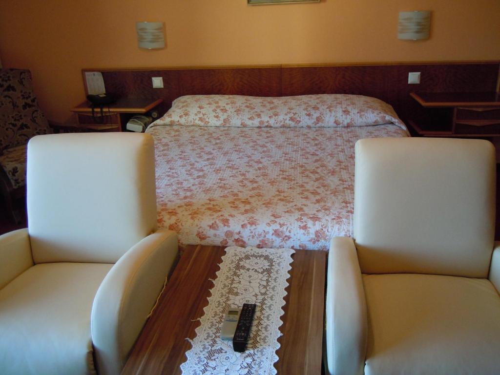 Standard Triple Room Lake View Balcony,323921062:JPEG