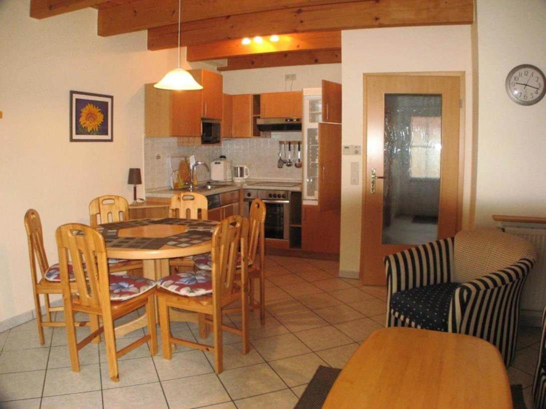 Three-Bedroom House,1290519016:JPEG