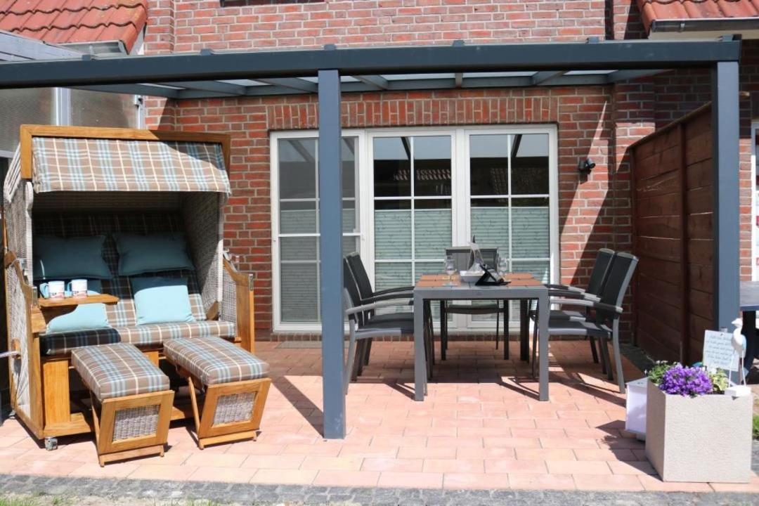 Three-Bedroom House,1291656355:JPEG