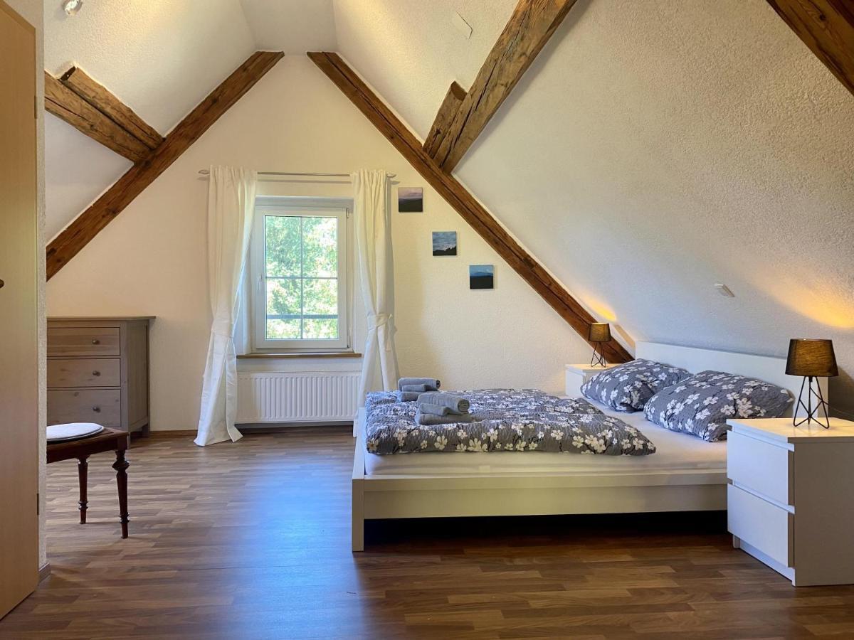 One-Bedroom Apartment,1299941107:JPEG