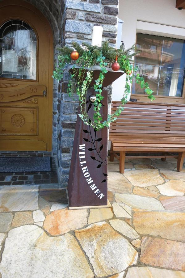 Two-Bedroom Apartment with Shower,1370687144:JPEG