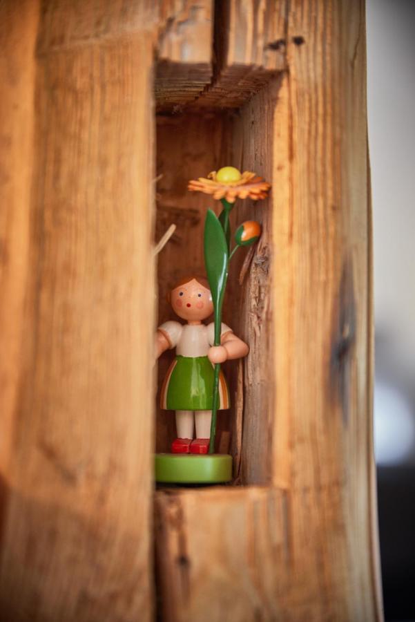 Three-Bedroom House,1302165409:JPEG