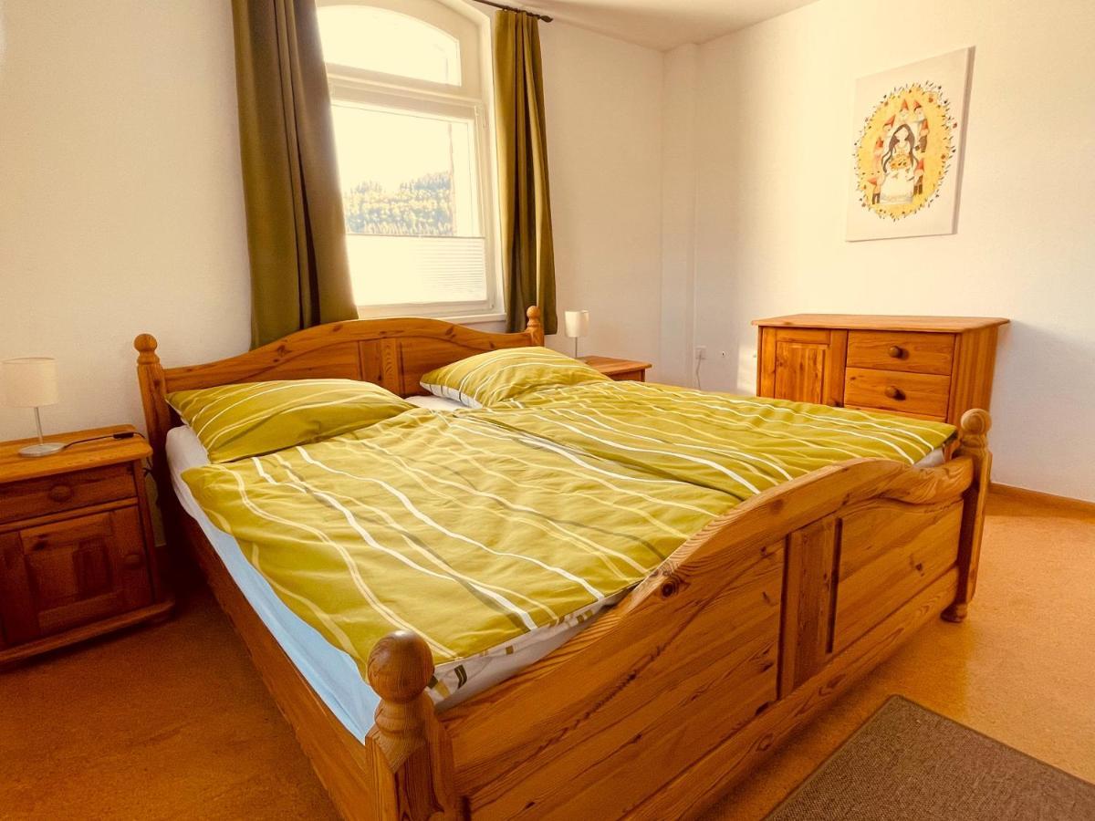 Seven-Bedroom House,1311360148:JPEG