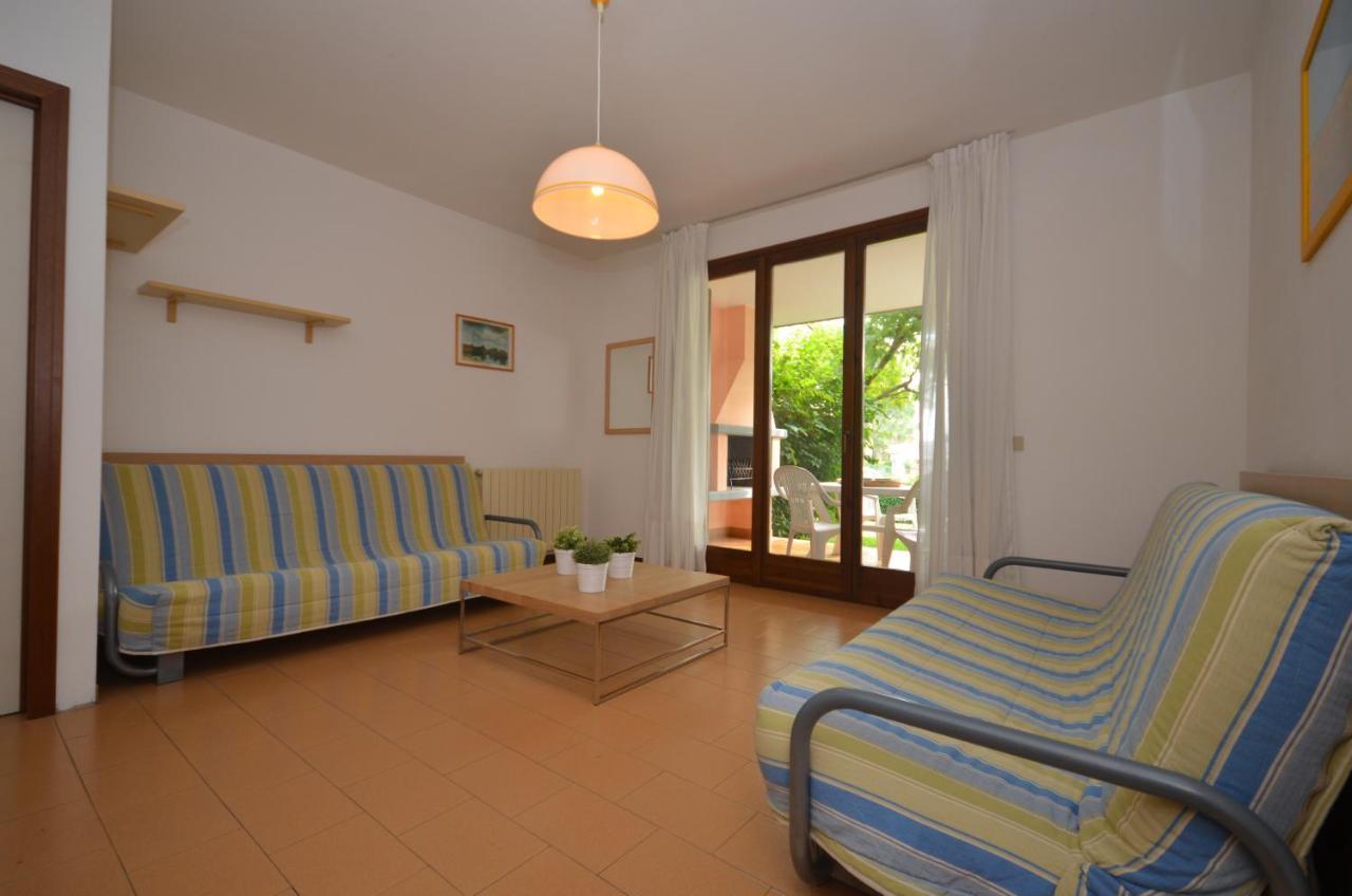 Two-Bedroom House,1319729248:JPEG