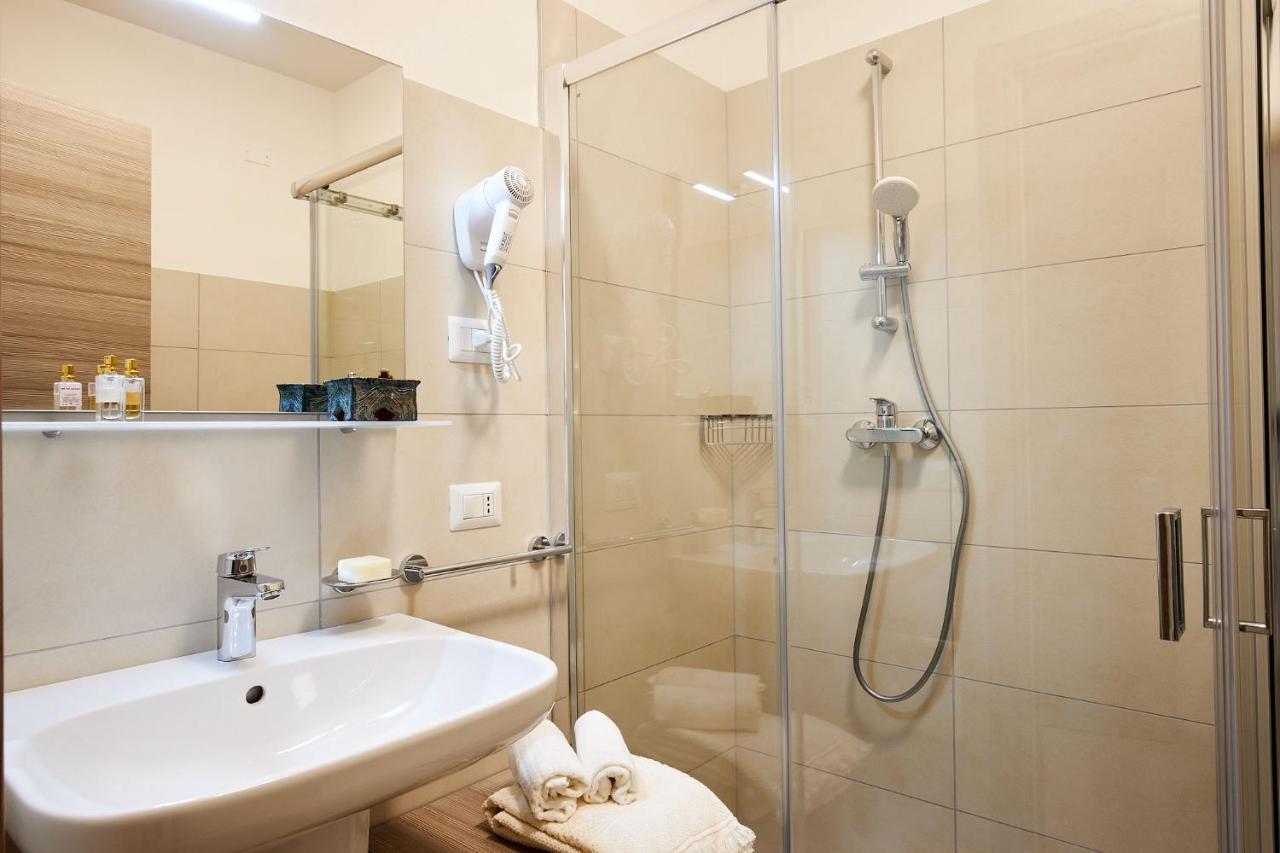 Double Room,1325728717:JPEG