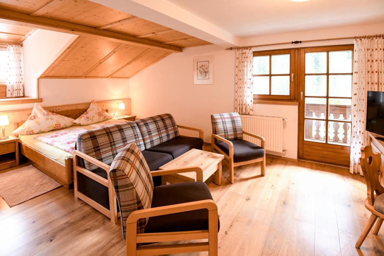 Three-Bedroom Apartment,855218729:JPEG