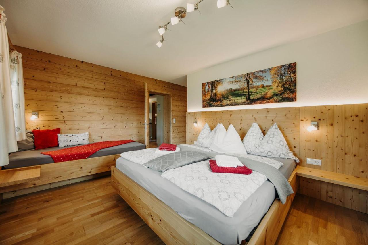 Apartment mit Balkon