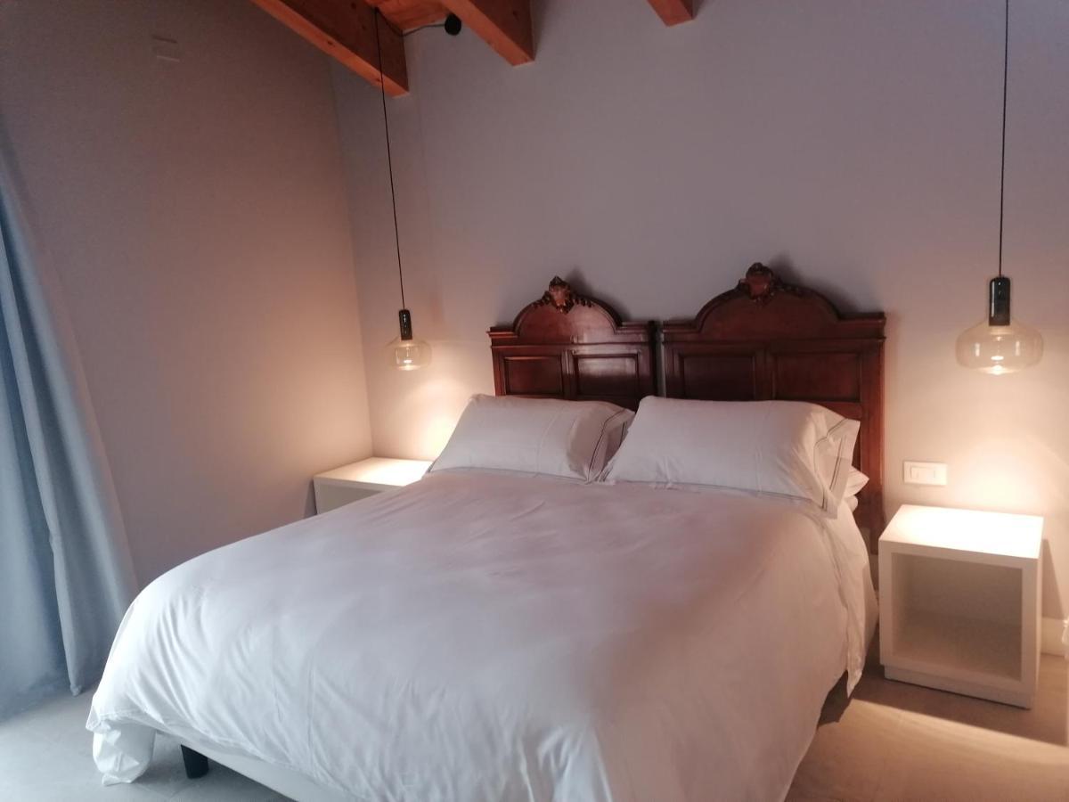Double Room,1348321703:JPEG