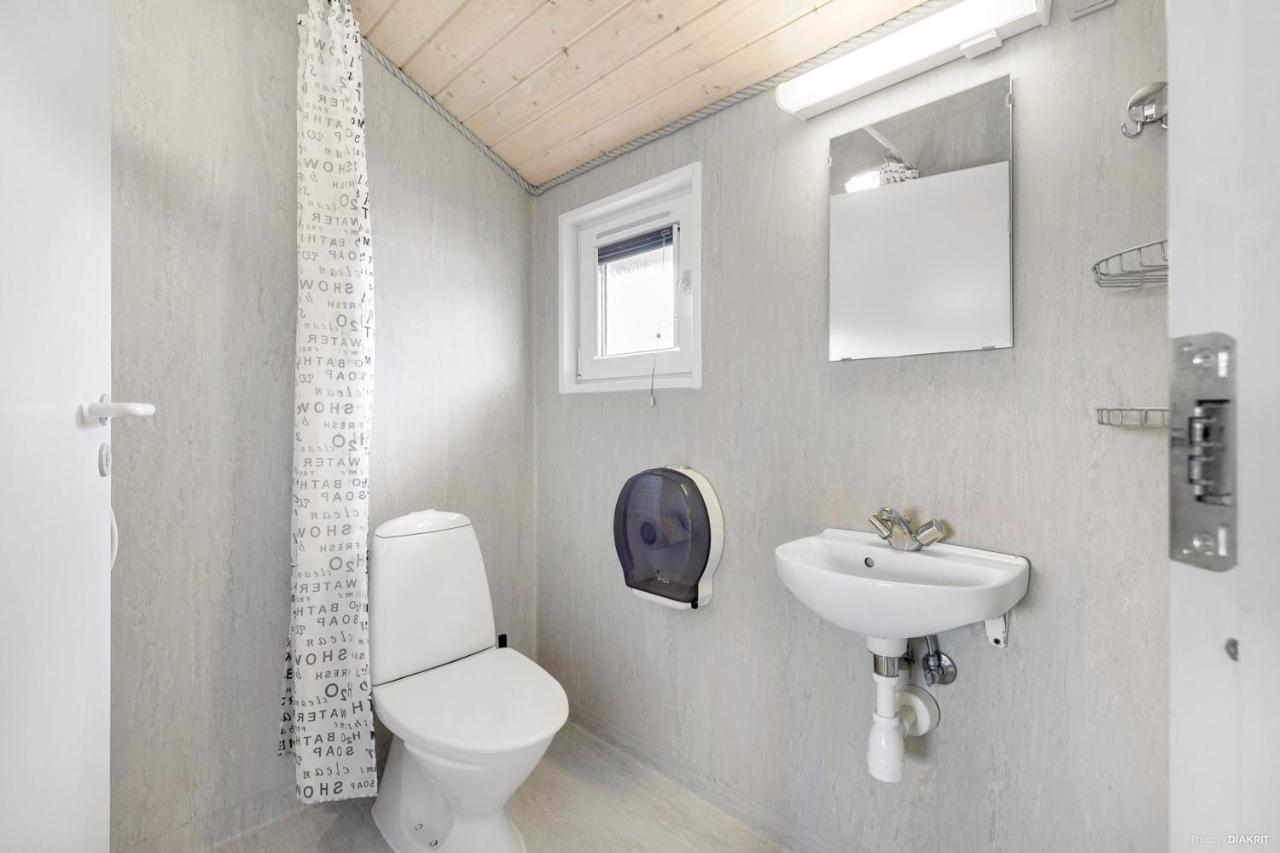 Two-Bedroom Cottage Private Bathroom,1345929740:JPEG