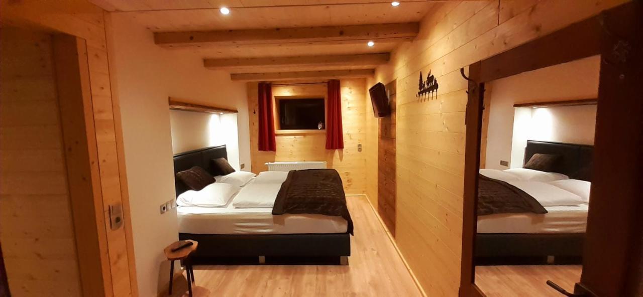 Superior King Suite,1347164306:JPEG