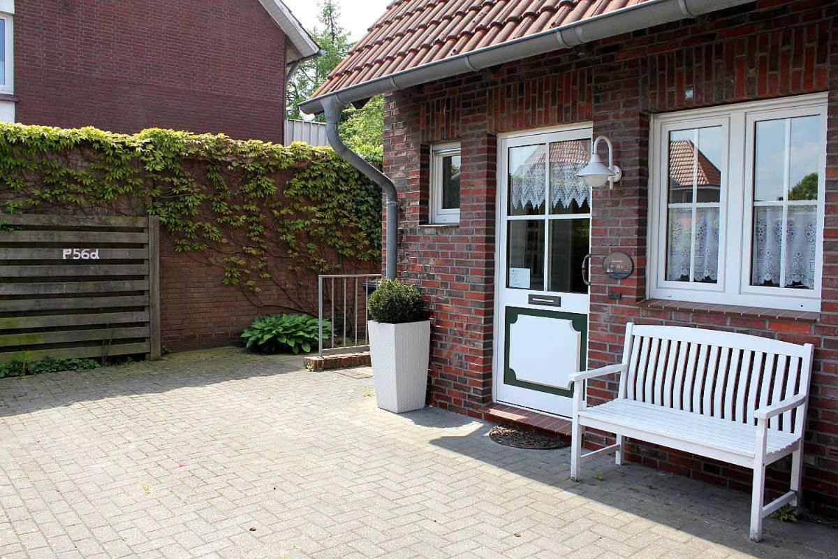 Three-Bedroom House,1352536699:JPEG