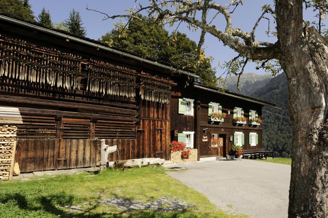 Holiday Home with Shower,1547377792:JPEG