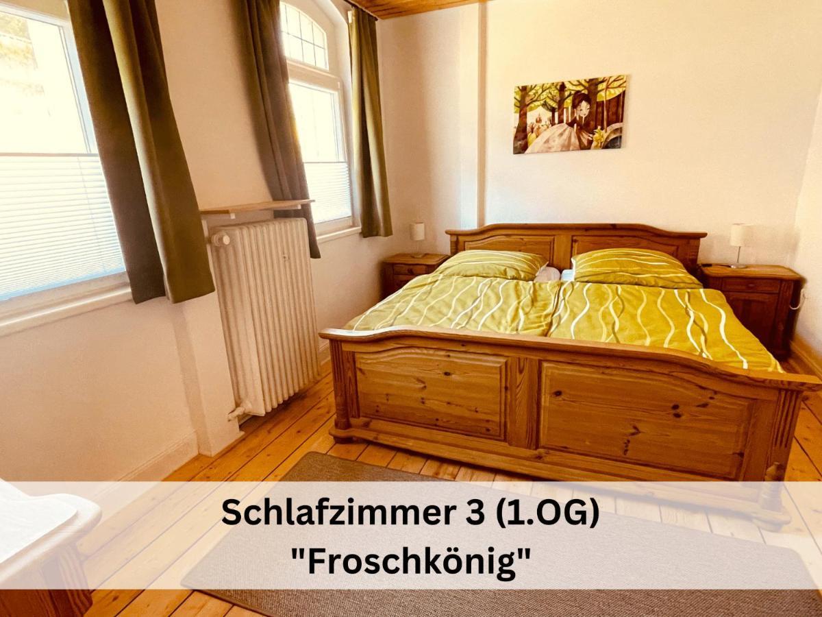 Seven-Bedroom House,1315960693:JPEG