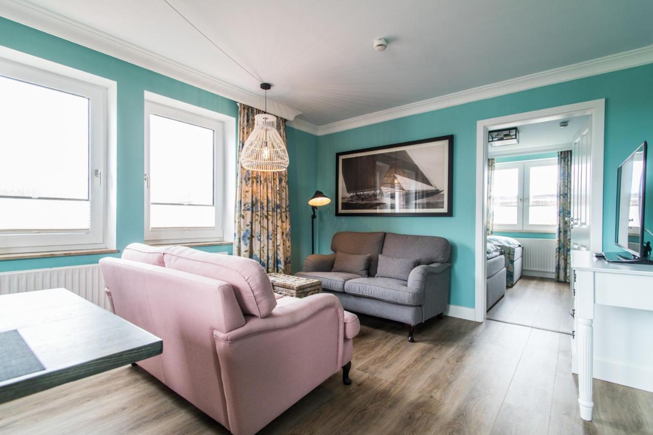 Two-Bedroom Apartment,1359123983:JPEG