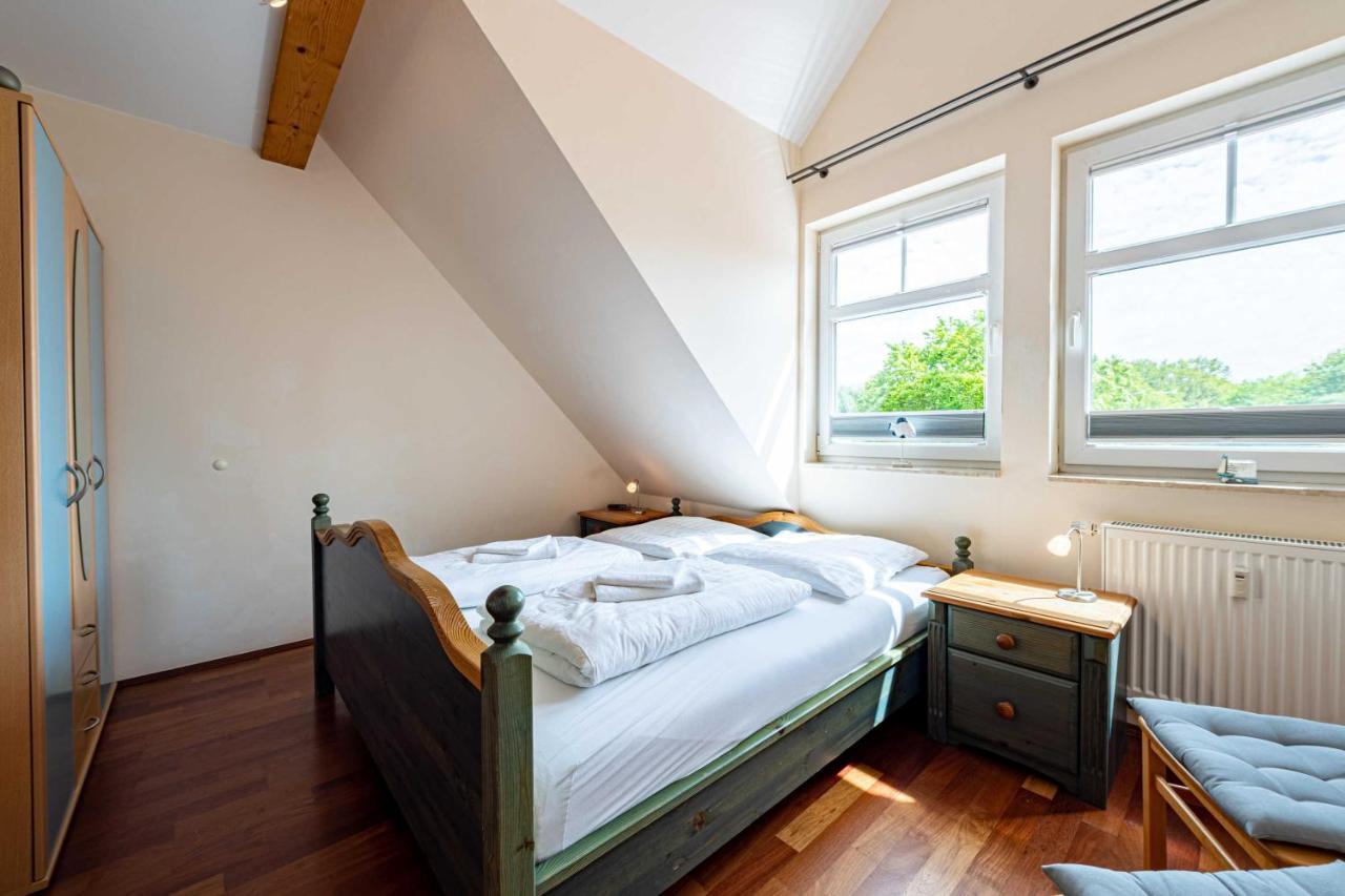 One-Bedroom Apartment with Balcony,1390868873:JPEG